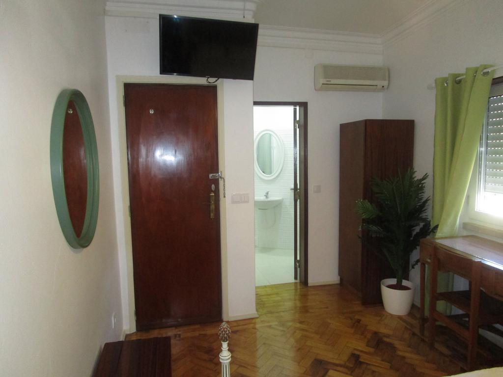 Pensao Residencial Luanda Hotel Tomar Exterior photo
